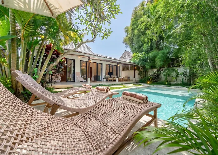 Вилла Berapi By Evdekimi - Lush Garden With Pool & Outdoor Lounge Убуд