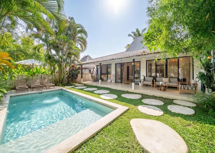 Вилла Berapi By Evdekimi - Lush Garden With Pool & Outdoor Lounge Убуд
